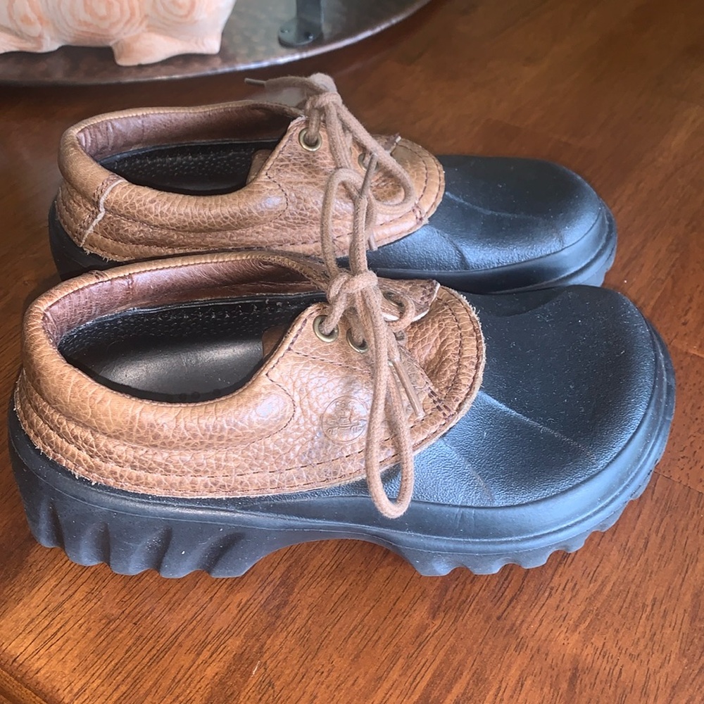 CROCS LEATHER LACE UP BOYS MENS 4 WOMENS 6